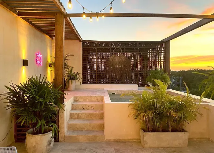 *Casa Tropical* Penthouse With Rooftop & Private Pool