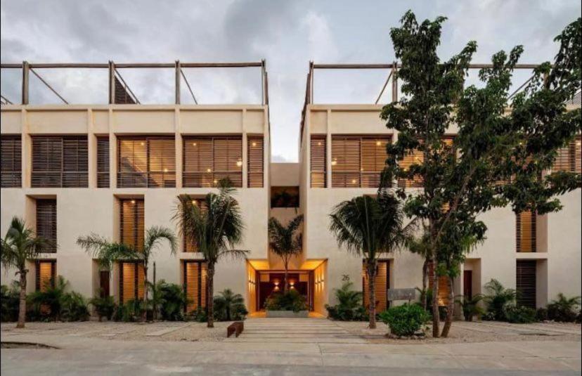 *Casa Tropical* Penthouse With Rooftop & Private Pool *